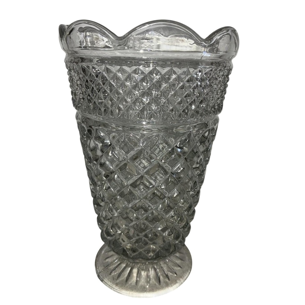 Anchor Hocking Vase Wexford Clear 10" Scalloped & Footed‎ Vintage